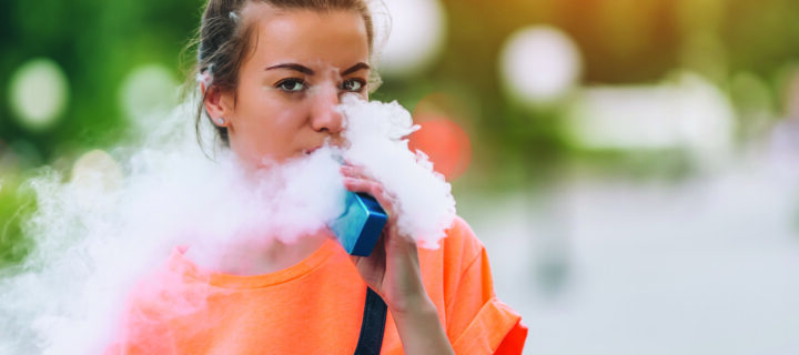 8 Signs That Your Kids May Be Vaping